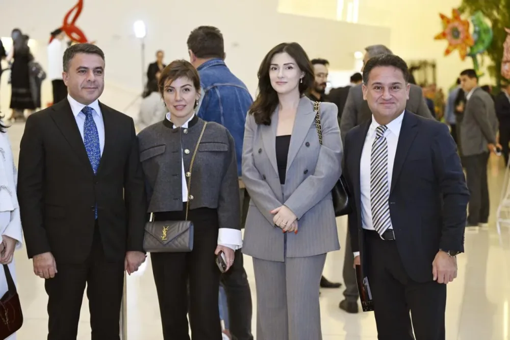 Cabir İmanov illər sonra ilk dəfə xanımı ilə - FOTOlar