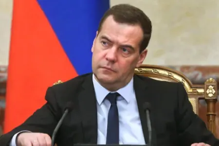 Heyif, boynu sınmayıb: Medvedyev Rinkeviçsə söz atdı