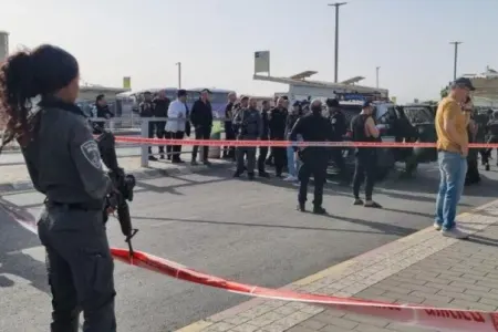 Vağzalda insanlara atəş açıldı, ölən və yaralananlar var
