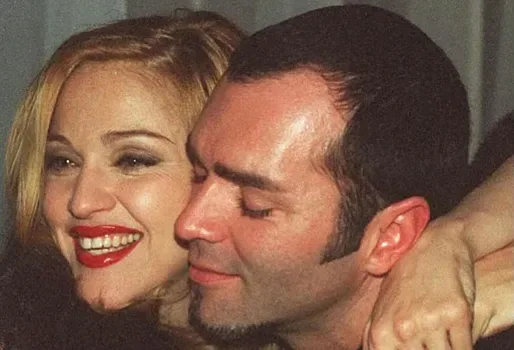 Məşhur müğənninin qardaşı öldü - FOTO