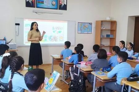"Dərslərin başlanmasından 3 həftə ötür, hələ də bəzi şagirdlər..."