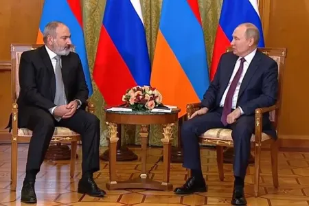 Putinlə Paşinyan arasında ikitərəfli görüş keçirildi