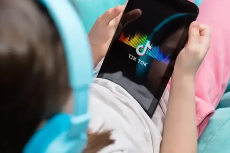 Uşaqların psixologiyasını pozan - "TikTok" BAĞLANIR
