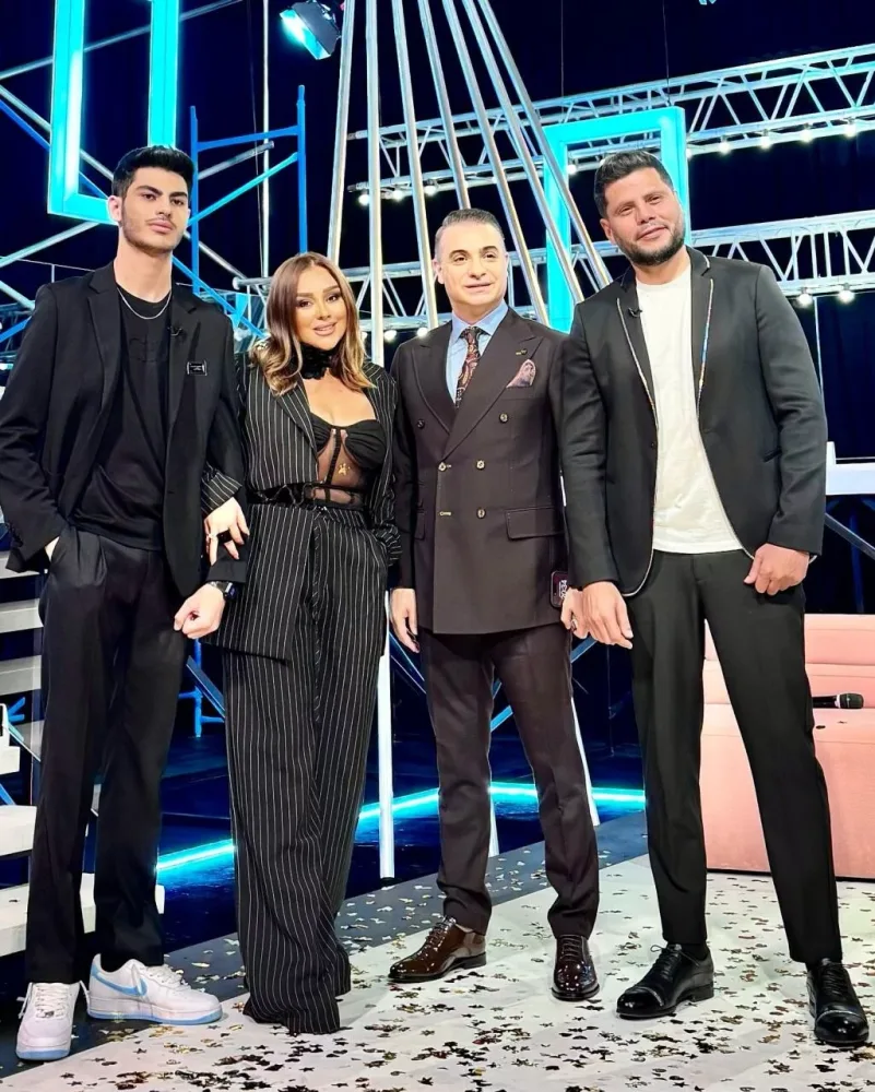 Xatirə İslam efirə şəffaf libasda çıxdı - FOTO