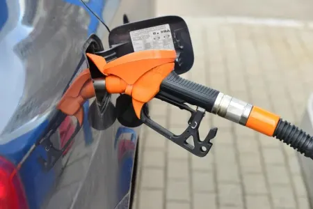 Avtomobildə yanacağa qənaət etmək üçün qeyri-adi üsul