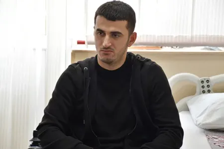 Müharibəyə görə təhsili yarımçıq qalan Valehdən - Yeni xəbər