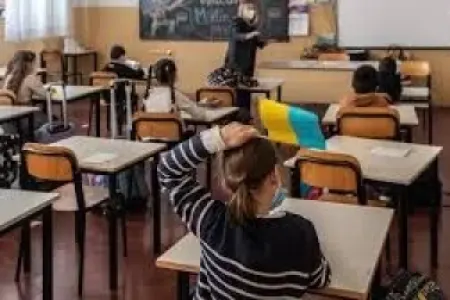 Nazir rus dili qadağasını dəstəklədi