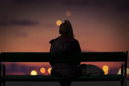 Tənhalıq demensiya riskini artırır - ARAŞDIRMA