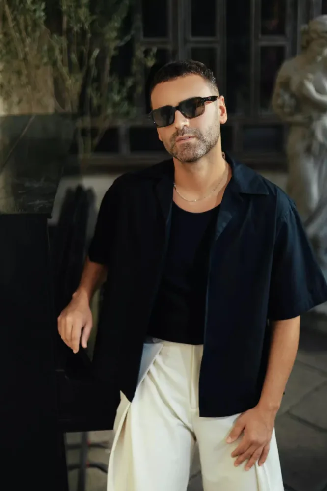 Röyanın qardaşı görün kim imiş - FOTOLAR