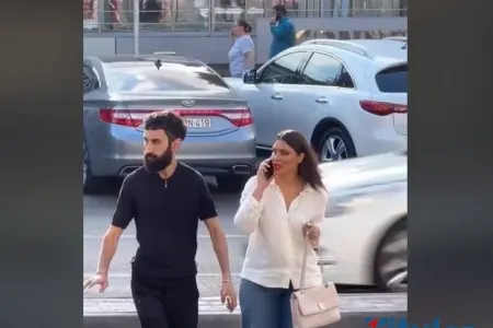 Bakıda yolu keçən müğənni HƏYATINI RİSKƏ ATDI