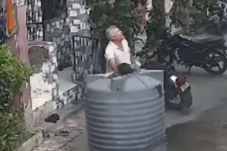 Qadının üzərinə su çəni aşdı, - ALMA YEMƏYƏ DAVAM ETDİ - VİDEO