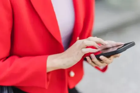 Bu avtomobil sahibləri telefonla maşını aça biləcəklər