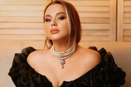 Xatirə İslam efirdə ƏSƏBLƏŞDİ: - "Oxumuram!"