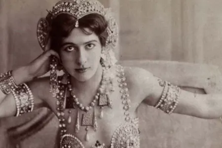 Yüzlərlə kişini özünə aşiq etdi: - Tarixin sirli casusu