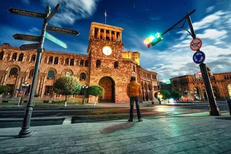 İrəvanın mərkəzində Azərbaycan məhsulu SATILIR - FOTO
