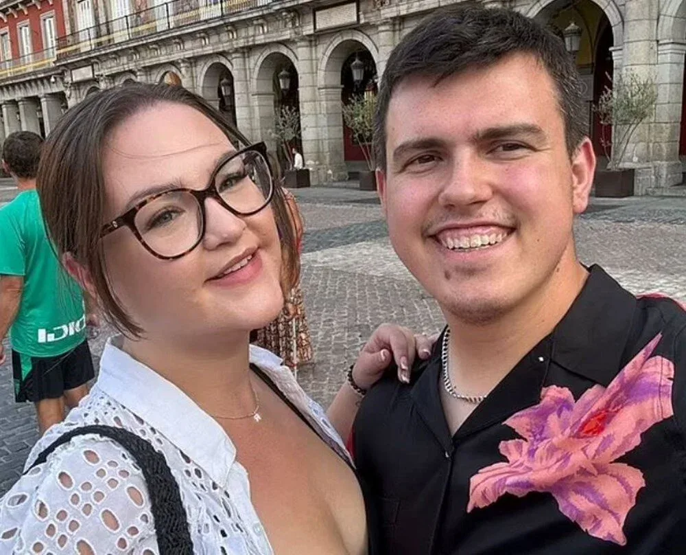 Kürəyindəki səpgilərin sızanaq olduğunu düşündü, - həqiqəti öyrənəndə şoka düşdü