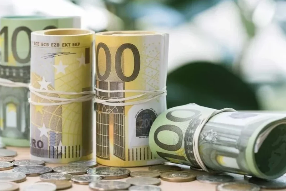 Avro ucuzlaşdı, dollar və rubl isə..