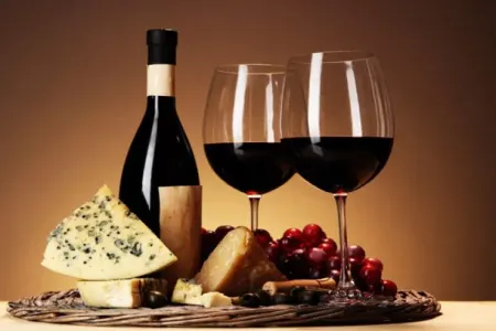 Şərab, şokolad və giləmeyvə: - Sizi xəstəlikdən qoruyur!