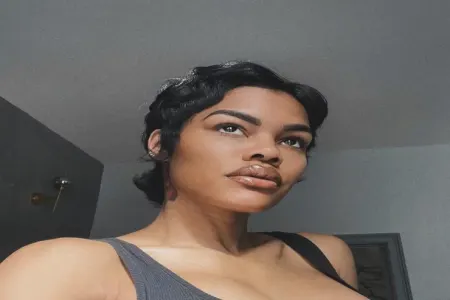 Məşhur aktyor özündən 16 yaş kiçik məşuqəsi ilə yaxalandı