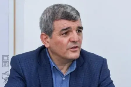 "Bu deputatlar çox səfeh, savadsız və hazırlıqsızdır" - Fazil Mustafadan ETİRAZ