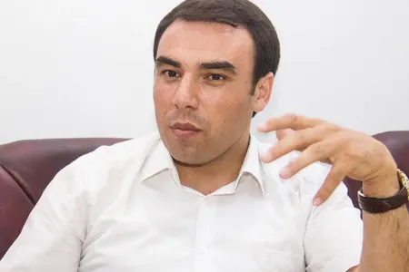 "Onları liftdə görəndə məni əsmə tutdu, gör necə murdarlarla..." - İlkin Əhmədov