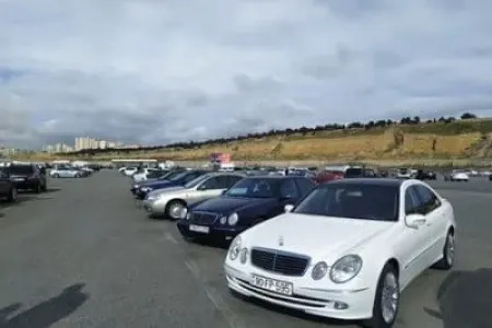 Bakıda qadını zorla maşına mindirdilər - ANBAAN GÖRÜNTÜLƏR