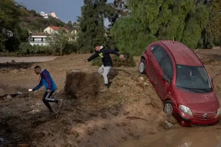 Fırtına və sel: - Böhran masası yaradıldı