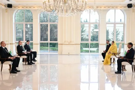 Prezident Banqladeşin Azərbaycandakı yeni səfirinin etimadnaməsini qəbul edib