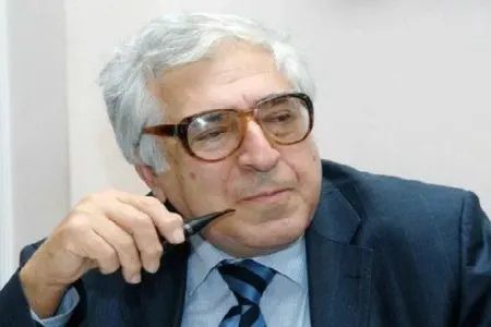 "Əxlaqımızı internet və bəzi televiziya kanalları pozur"