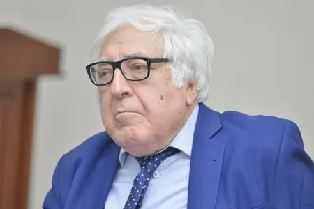 "2027-ci ildə qurultaya gedəcəyəm və bu, qəti qərarımdır"