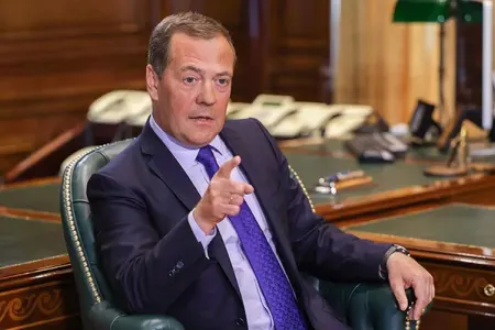 “Bu şəxslər Rusiyanı tərk etməlidir”- - Medvedev