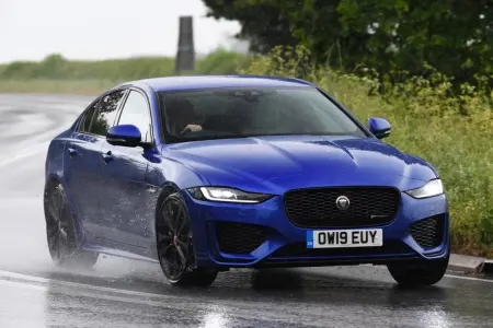 "Jaguar" bu ölkədə satışını dayandırdı