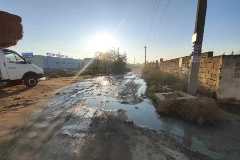 Bakıda xarabalığa çevrilən qəsəbə: İki icra başçısı...
