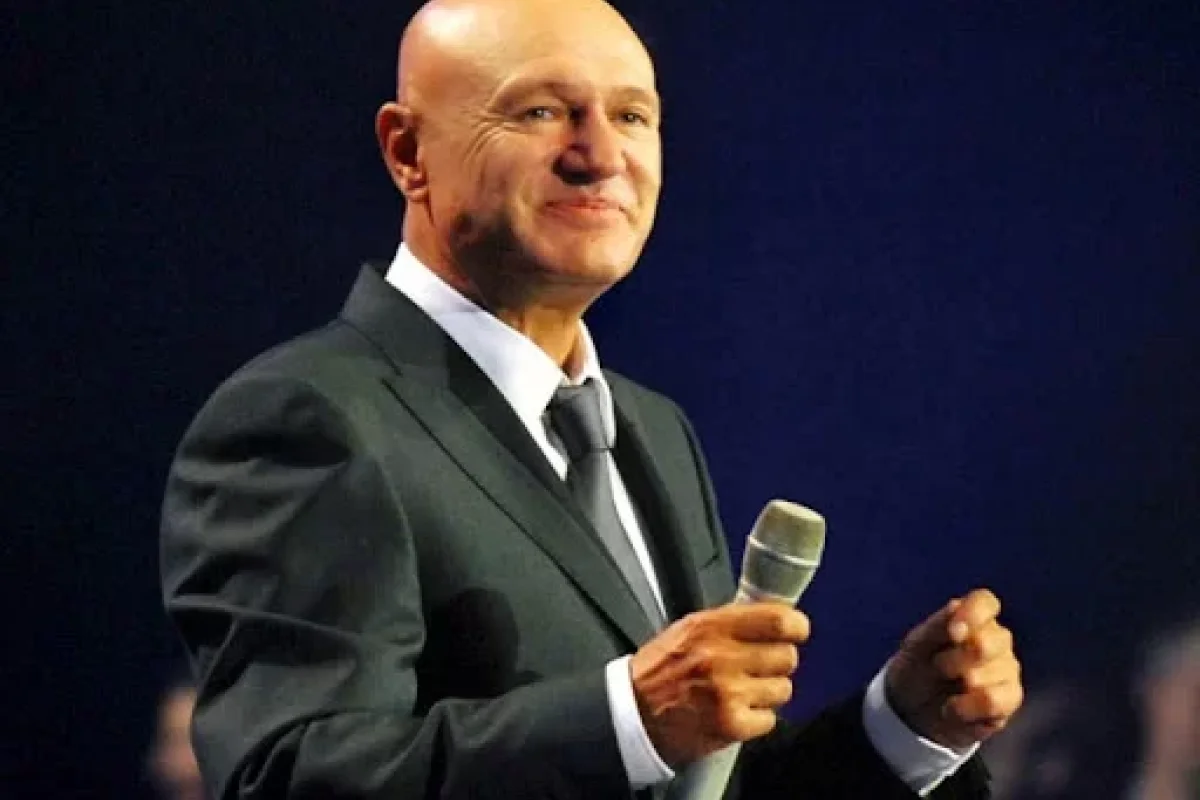 Bu məşhurun evinə oğru girdi