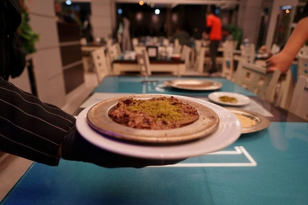 Dubay şokoladına rəqib - GƏLDİ