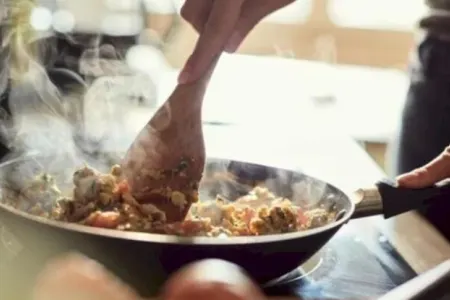 Yenidən qızdırılıb yeyilməsi qadağan olan 10 qida