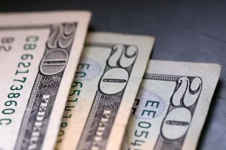 Rubl bahalaşdı, avro və dollar isə... - Görün nə qədər oldu