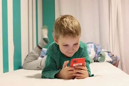 Uşaq telefondan nə qədər istifadə edə bilər: