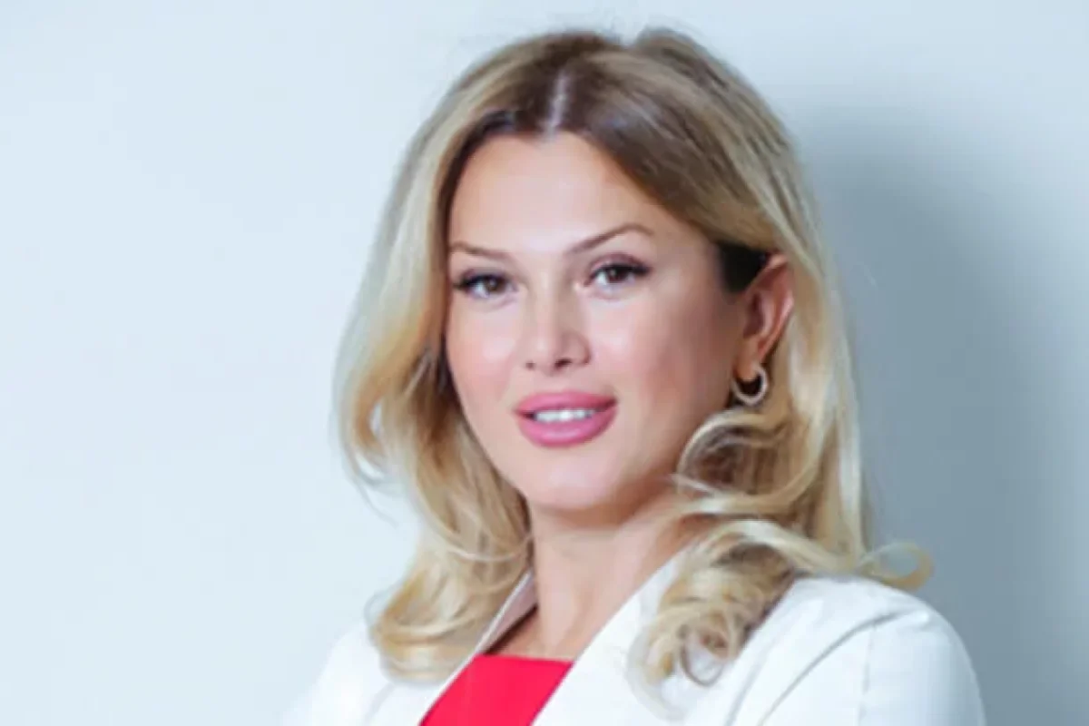 Baş həkim iş adamına uduzdu