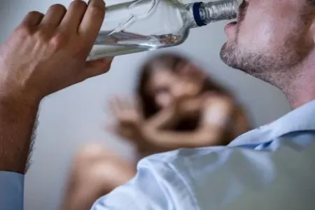 Alkoqolizmin ilk 7 əlaməti - Narkoloqdan açıqlama