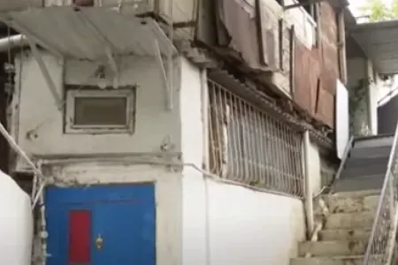 Bakıda yaşayış binasında qorxulu vəziyyət - Sakinlər narahatdır
