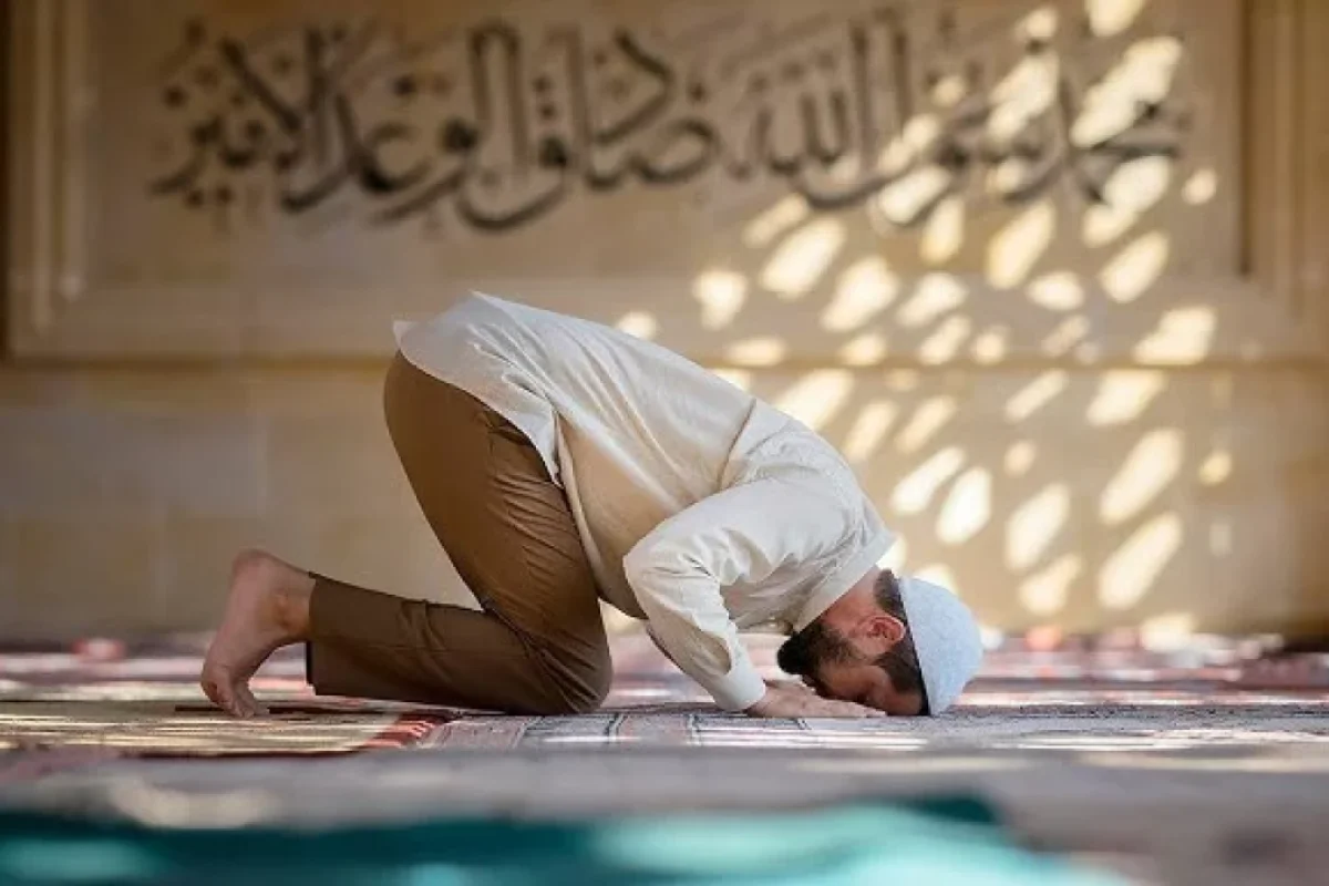 Mollanı zibil maşını vurub öldürdü