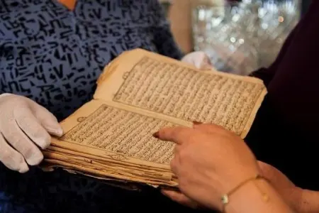 Azərbaycanda hazırlanan 850 illik Quran Londonda