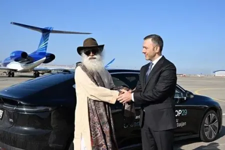 Məşhur mistik Bakıya gəldi