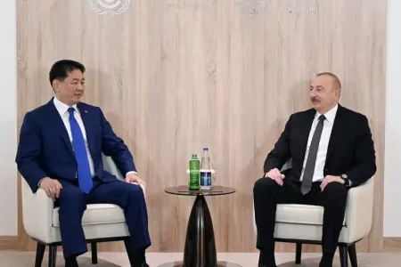 İlham Əliyev Monqolustan Prezidenti ilə görüşüb