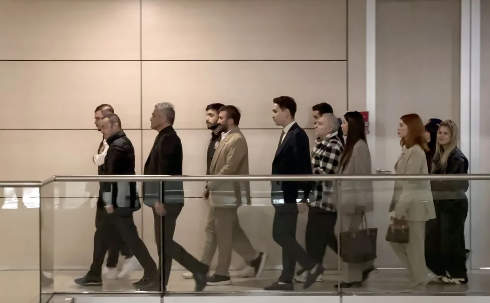 Serdar Ortaç Məhkəməyə belə gətirildi - GÖRÜNTÜLƏR