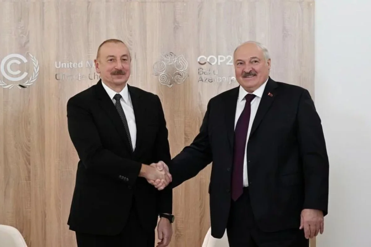 İlham Əliyev Lukaşenko ilə görüşdü
