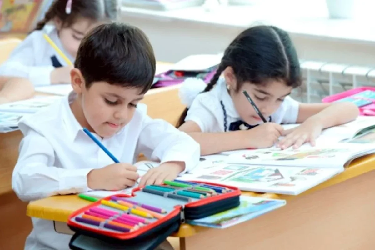ÜST narahatlığını bildirdi: - Məktəbdə şagirdlərin yükü artıb