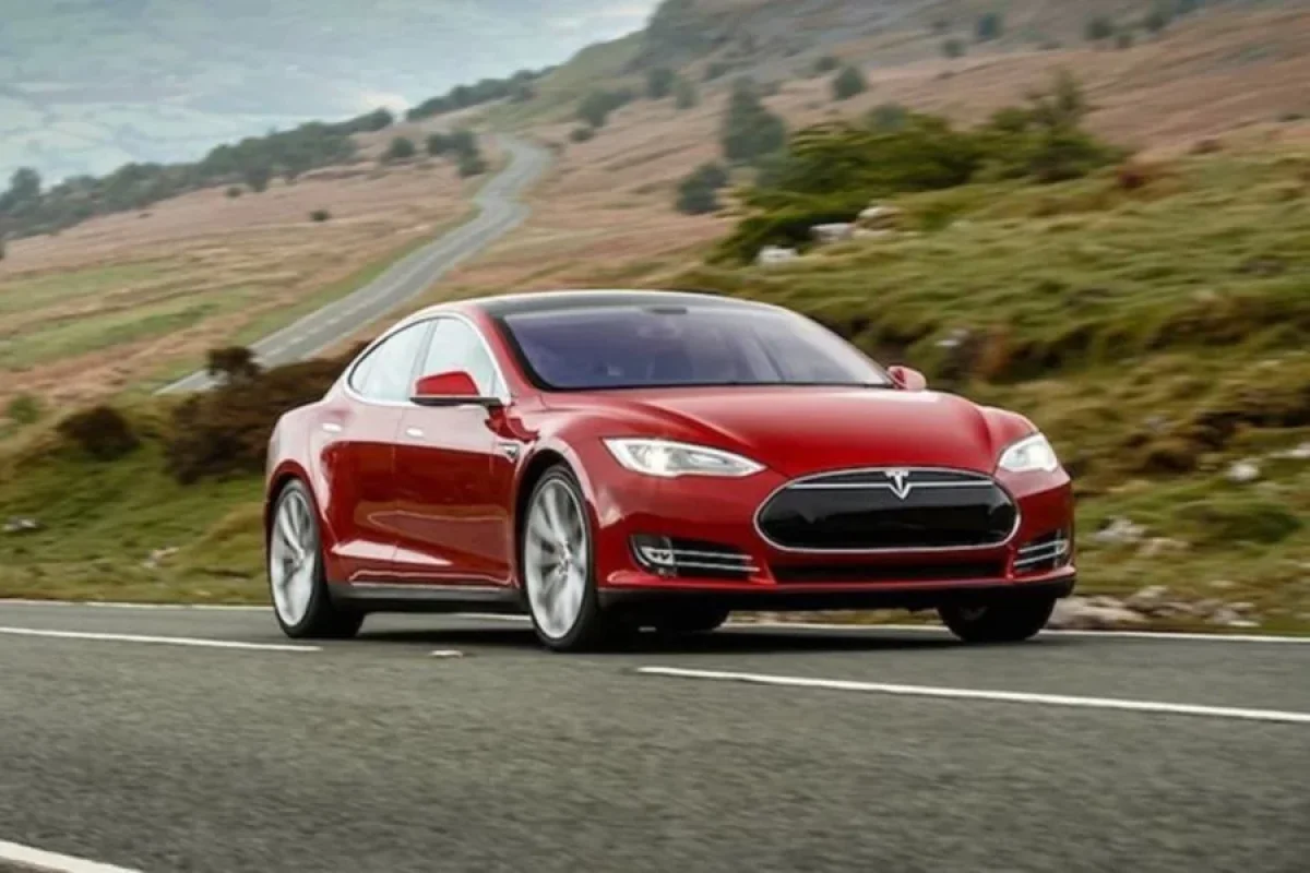 "Tesla" qapılarını kilidlədi! Faciə yaşandı