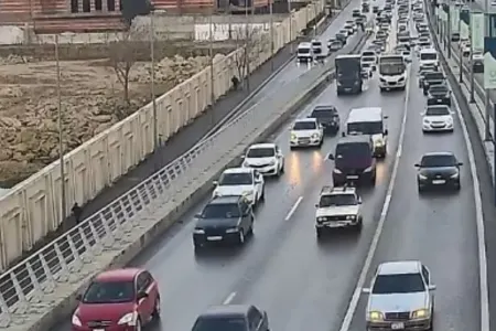 4 yolda tıxac - VAR - SİYAHI